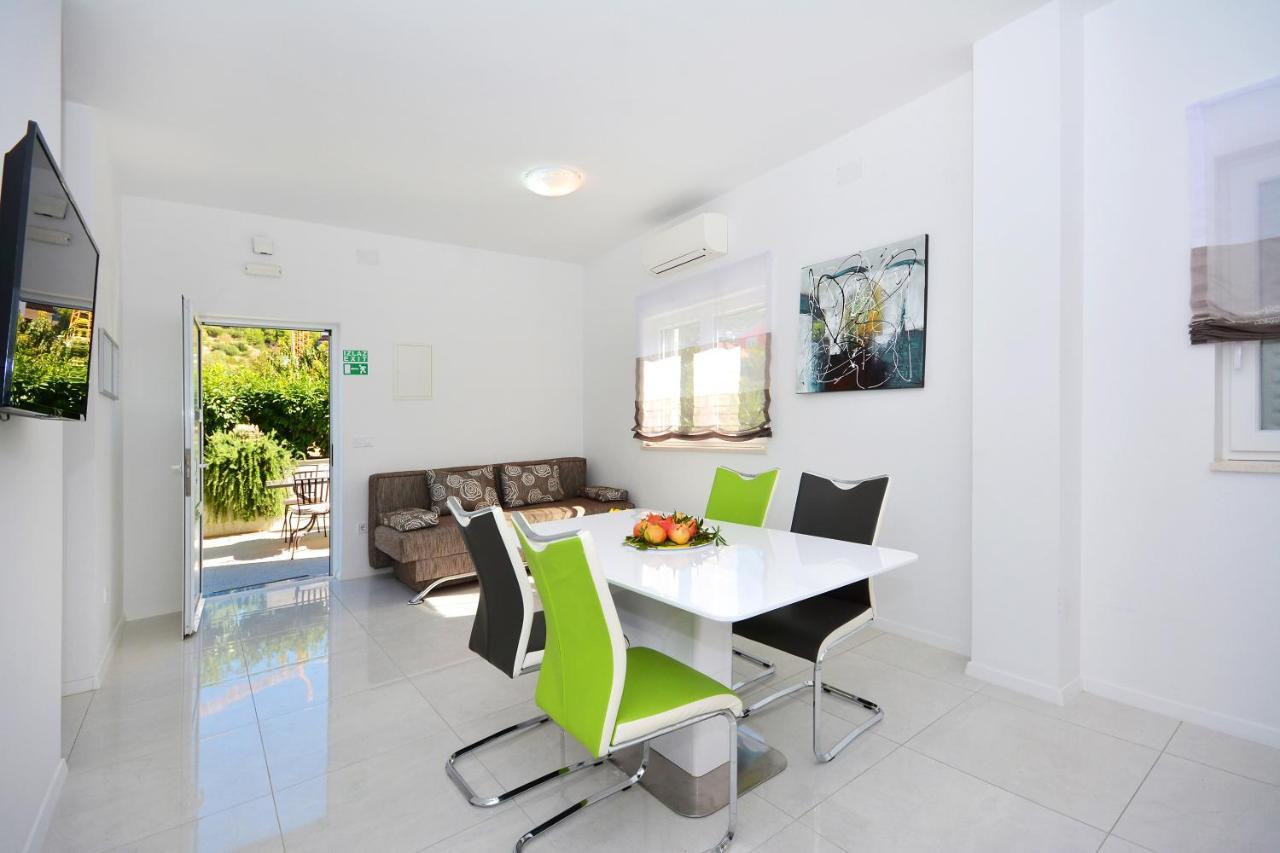 Seas The Day Apartments Podstrana Exterior foto